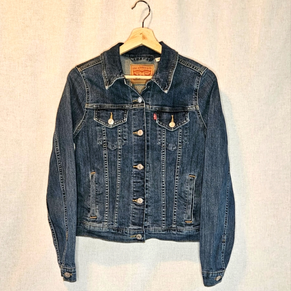Levi's Red Tag Blue Jean Jacket size M (juniors) or womens small
